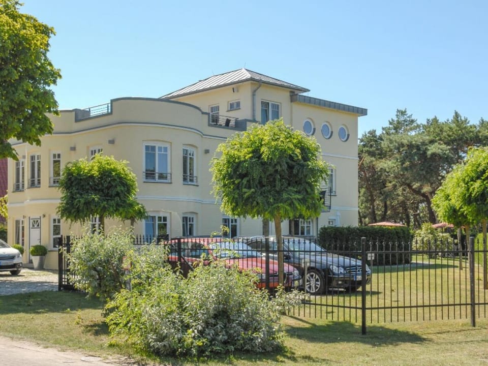 Property building, Spring, Natural landscape, Garden, Parking