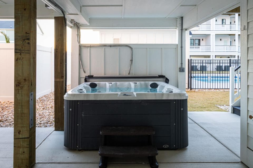 Luxury Condo with Sauna Theater Elevator GameRm House in Kill Devil Hills