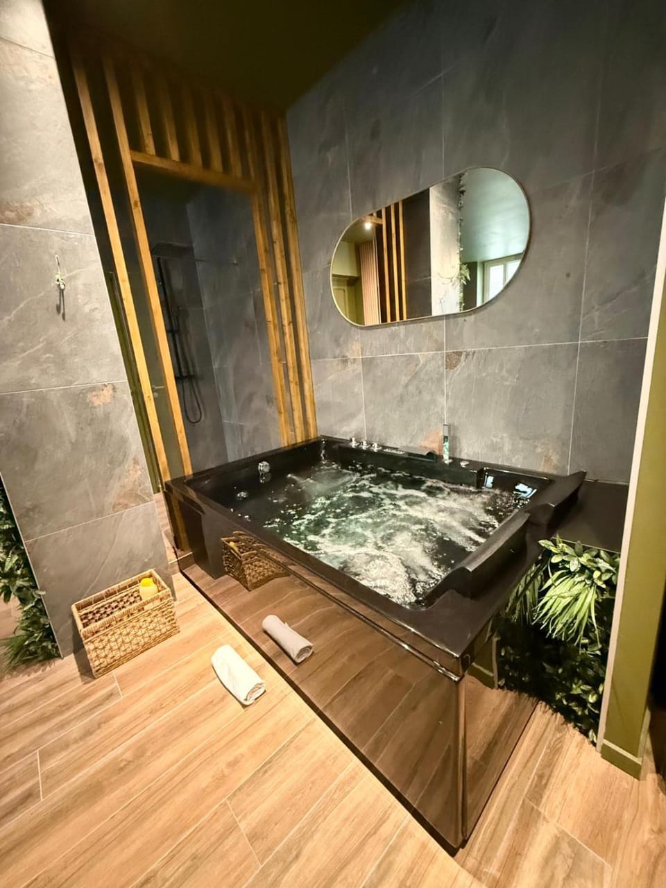 February 2 - Love Room Spa - Partdieu Apartment in Villeurbanne