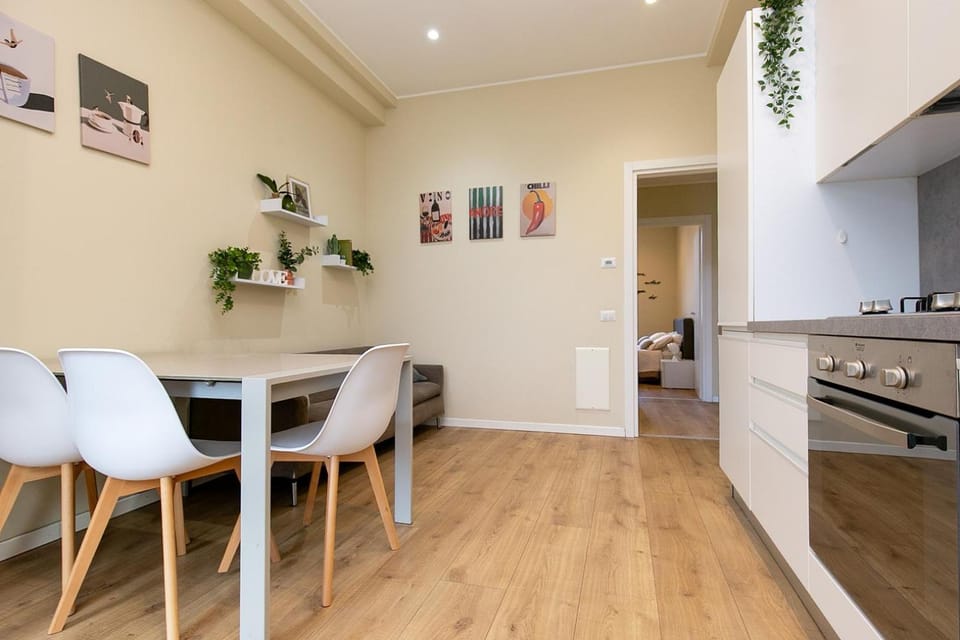 TV and multimedia, Kitchen or kitchenette, Dining area, internet