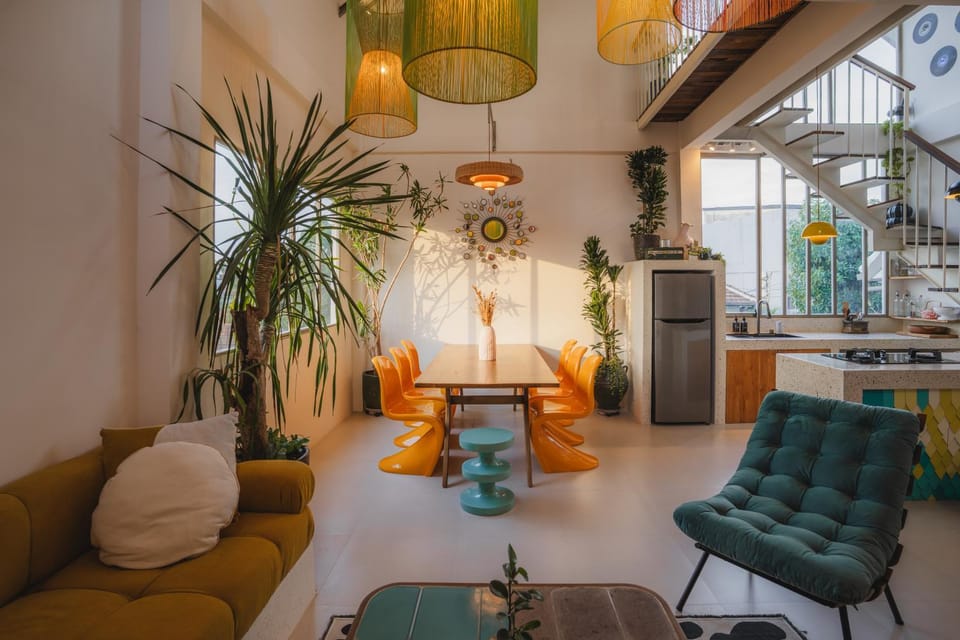 Living room, Seating area, kitchen