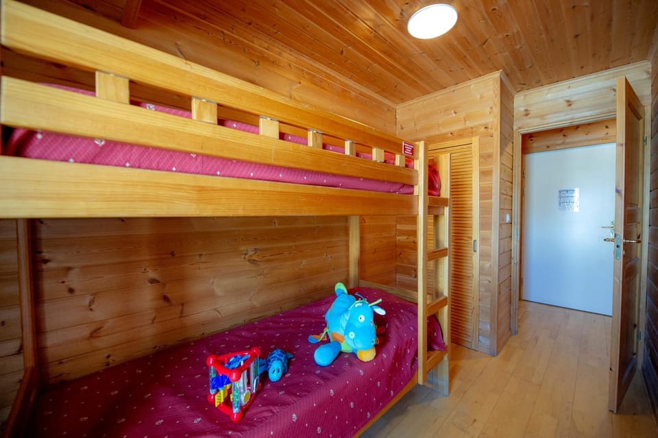 bunk bed