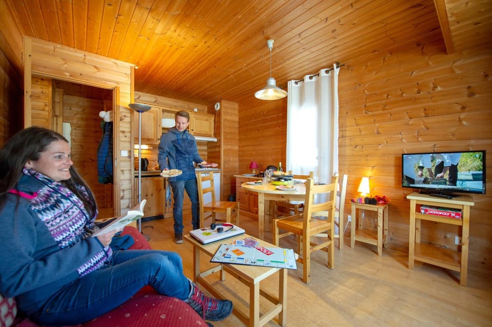 Kitchen or kitchenette, Seating area, Dining area