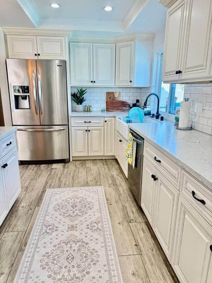 Kitchen or kitchenette, dishwasher