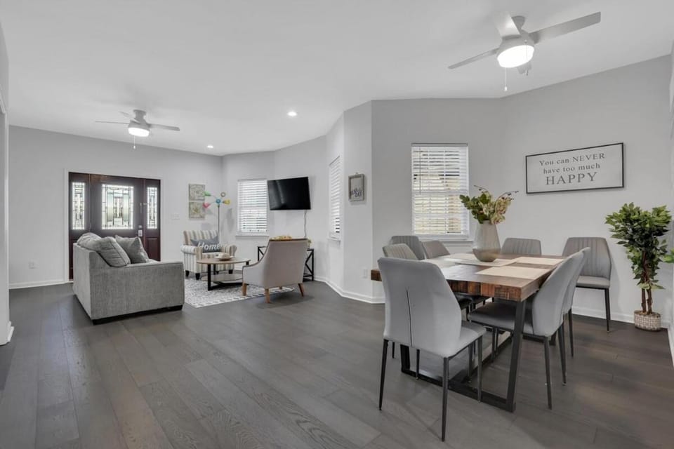 Bartram Beach Retreat Entire Home House in Ventnor City