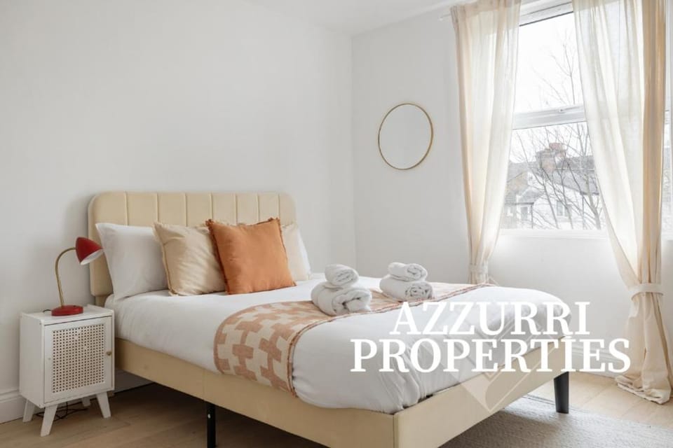 5B House in West London Perfect for Contractors Apartment in London Borough of Ealing