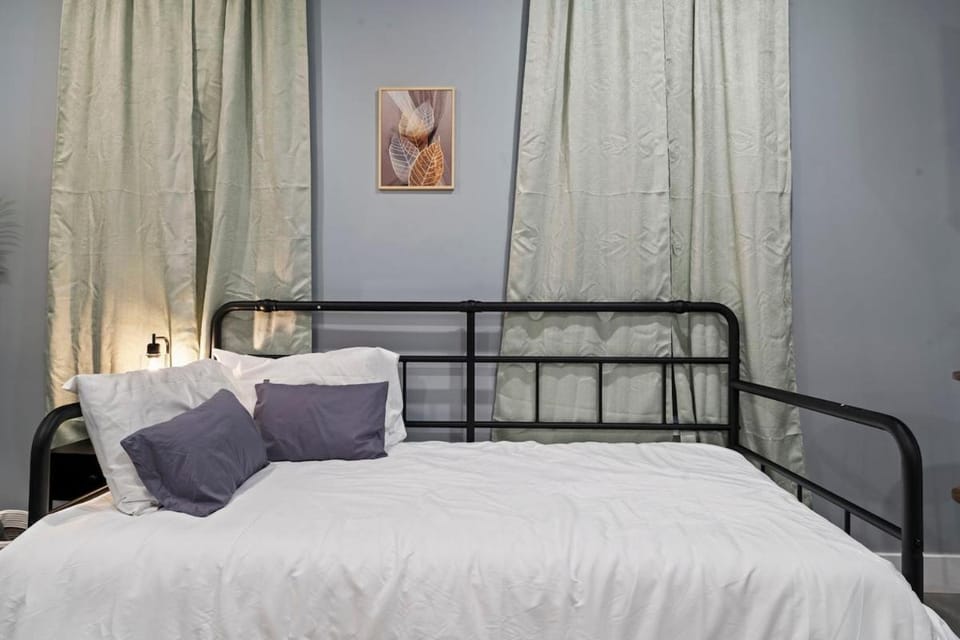 Cozy Convenient 1 Bedroom with 2 Beds Near Downtown Apartment in Philadelphia