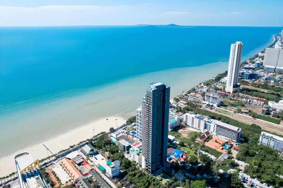 AERAS Beachfront Condominium-Prime 1BR with Panoramic Sea View in Jomtien Apartment in Pattaya City