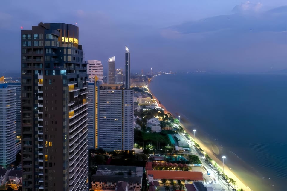 AERAS Beachfront Condominium-Prime 1BR with Panoramic Sea View in Jomtien Apartment in Pattaya City