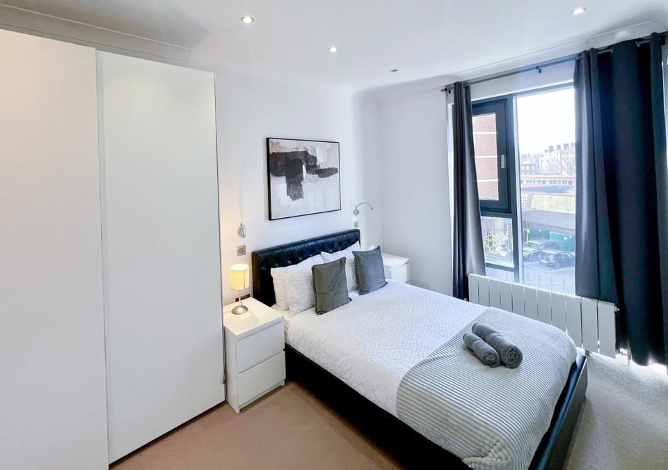 Bed, View (from property/room), Photo of the whole room, Decorative detail, Bedroom, flat iron, hair dryier, heating, towels, wardrobe