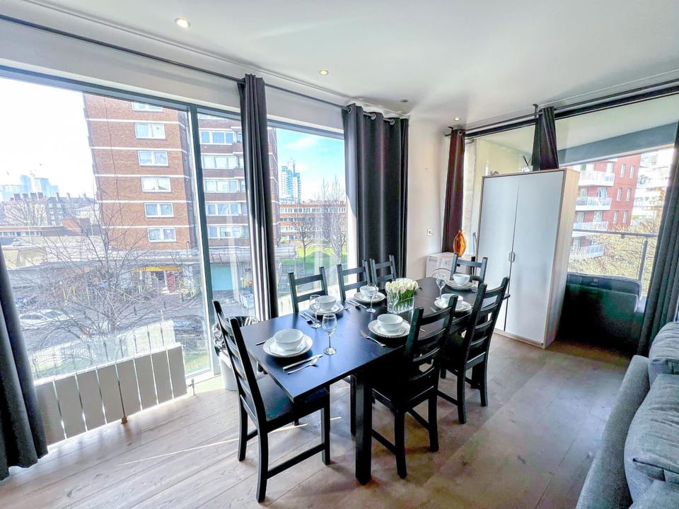 View (from property/room), Balcony/Terrace, Living room, Decorative detail, Seating area, Dining area, flat iron, heating, air conditioner