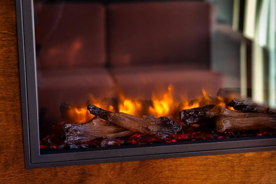 Jolie Vie Wellness Retreat, Fire Tiny Home #1 Chalet in Maine