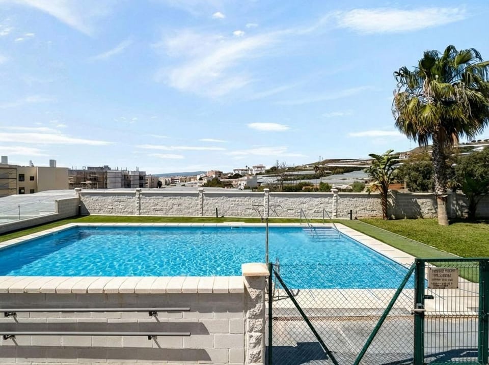 Area and facilities, Swimming pool