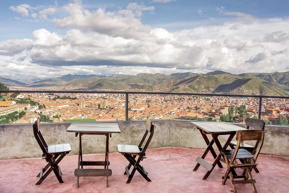 Restaurant/places to eat, Balcony/Terrace