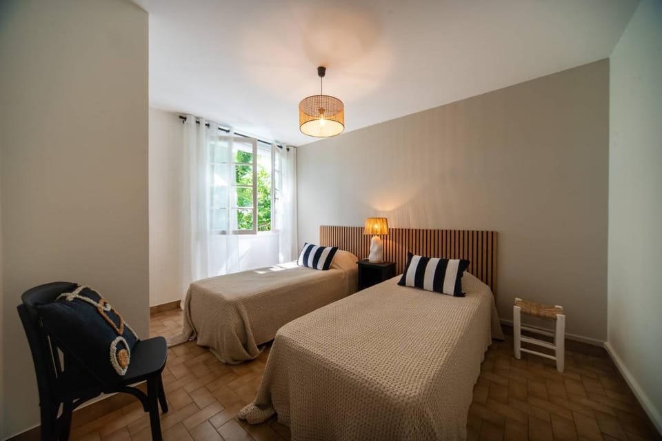 Villa LOU BOUSQUET REZ DE JARDIN. Appartement pour 5 personnes dans une villa Apartment in Hossegor