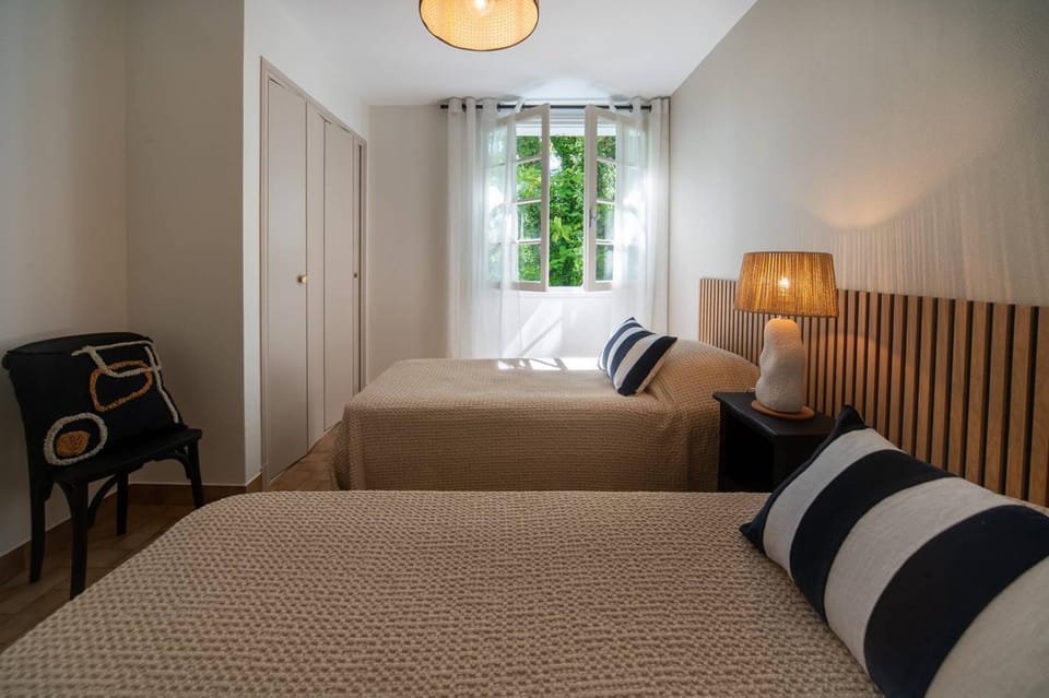 Villa LOU BOUSQUET REZ DE JARDIN. Appartement pour 5 personnes dans une villa Apartment in Hossegor
