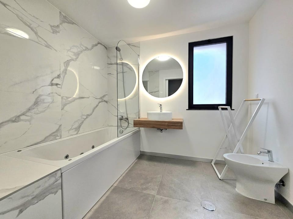 Bathroom, Bath, bidet