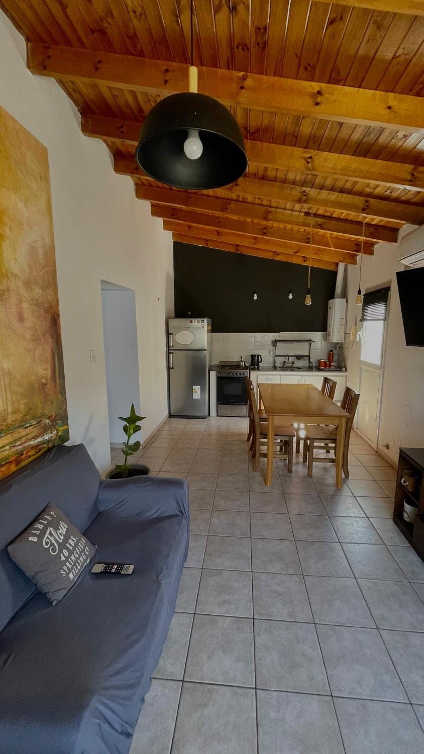 TV and multimedia, Kitchen or kitchenette, Living room, Dining area, microwave