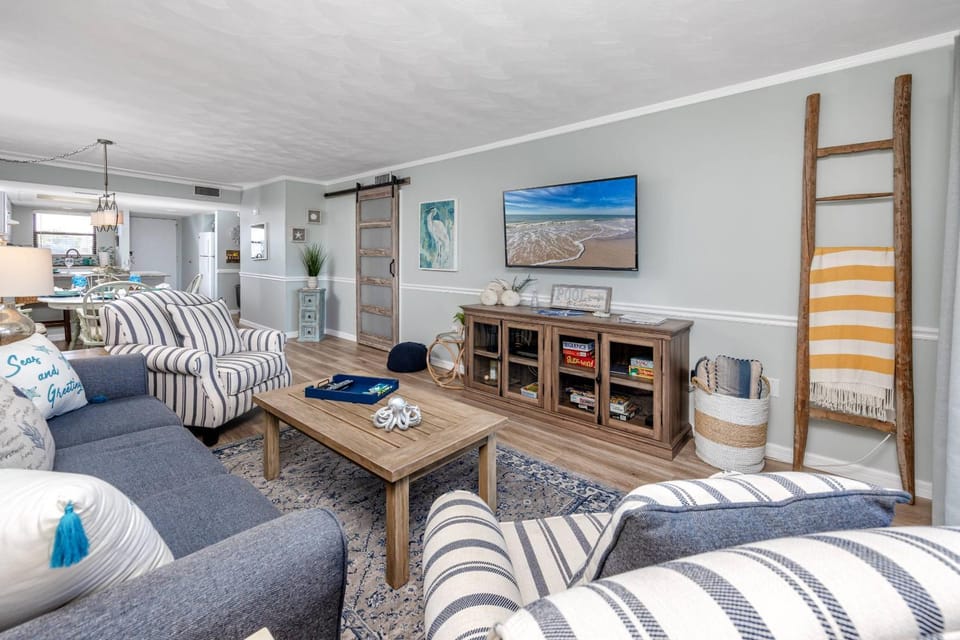 509 Bayshores Yacht Tennis Club House in Indian Shores