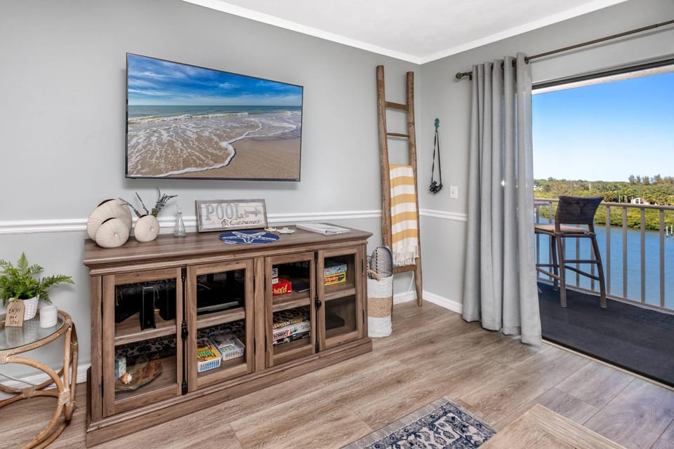 509 Bayshores Yacht Tennis Club House in Indian Shores