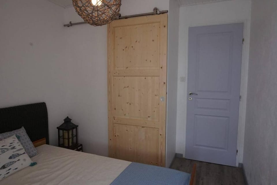 Bedroom, wardrobe