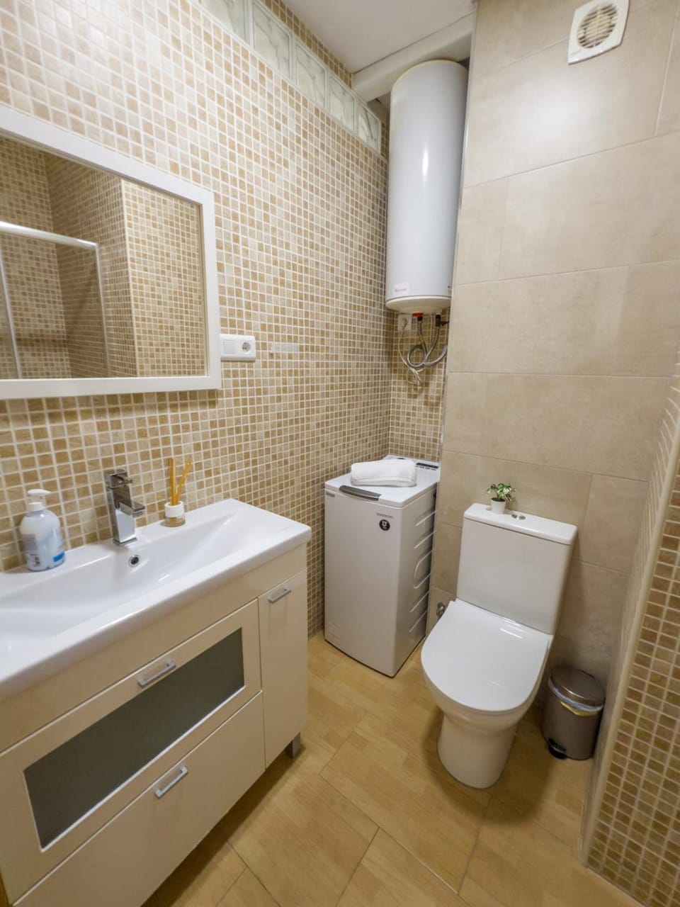 Modern & Bright Studio in the Heart of Nerja Apartment in Nerja