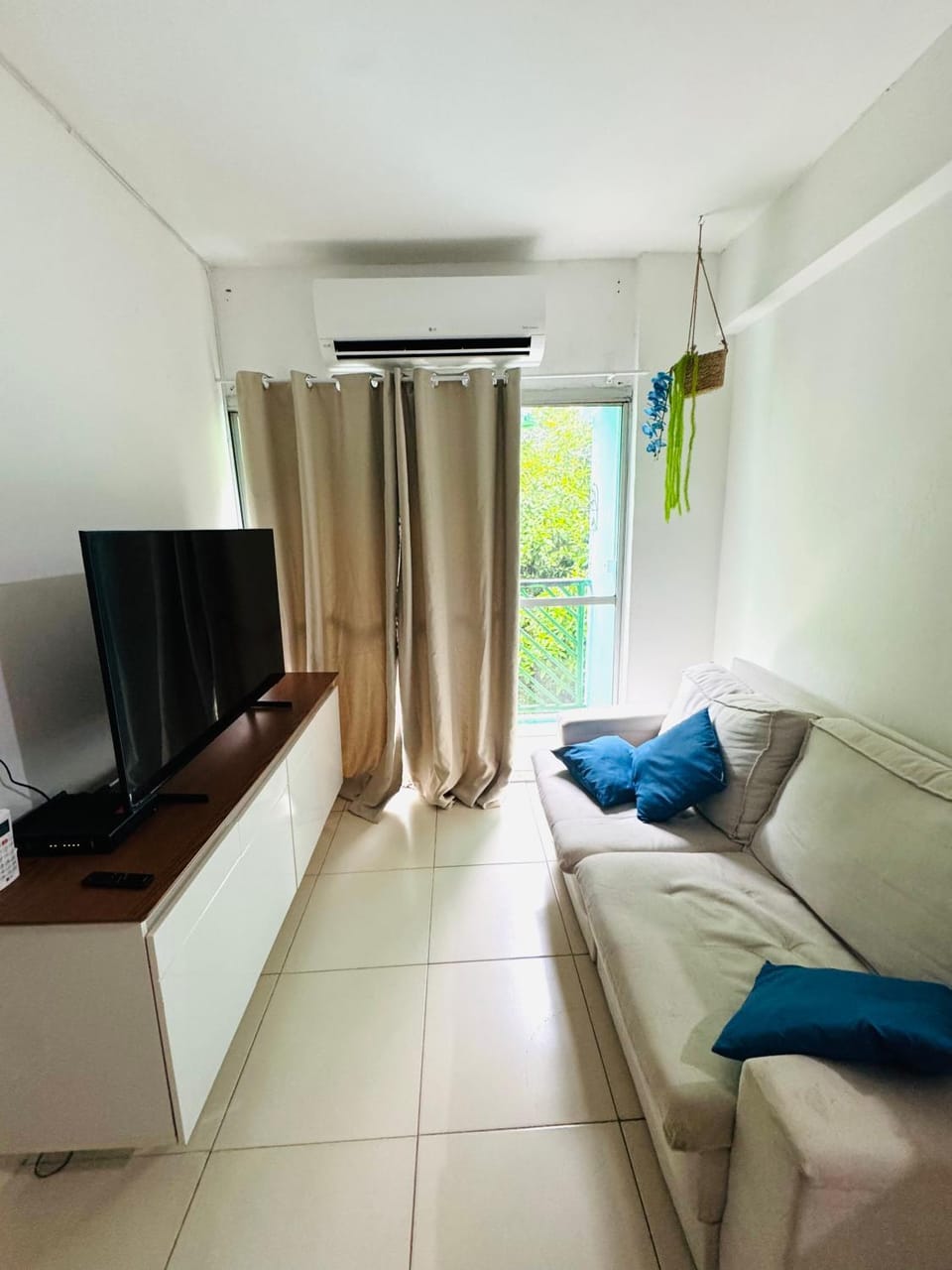 Aconchegante apartamento no Guarujá c Ar e garagem na Enseada Apartment in State of São Paulo