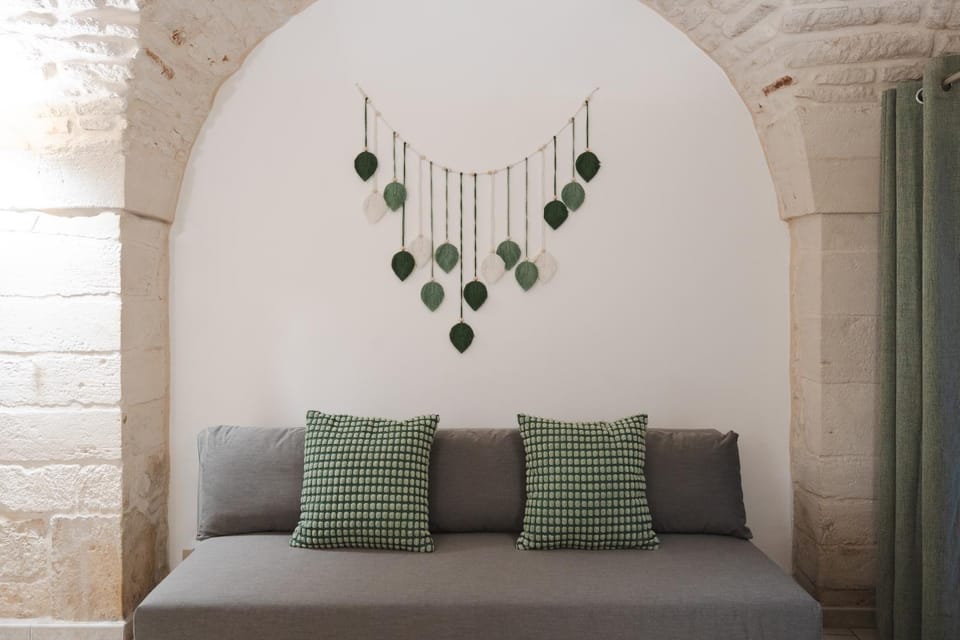 Bed, Living room