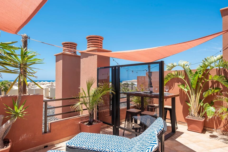 Off site, Day, Balcony/Terrace, Balcony/Terrace, sunbed