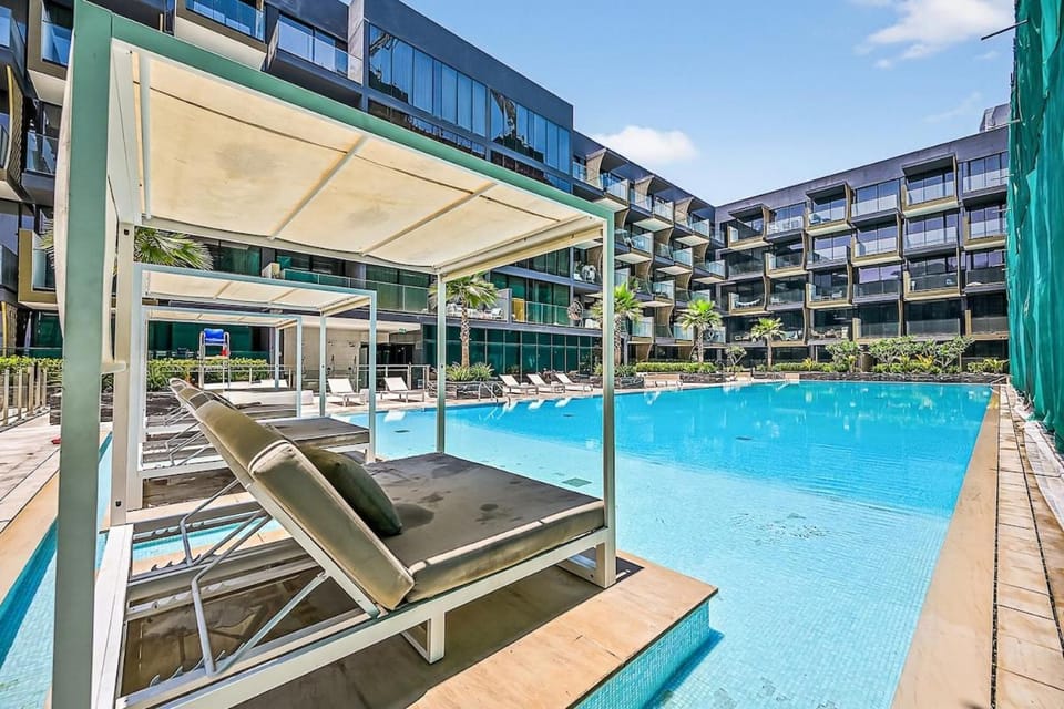 Stunning 1 br modern luxury residence at JVC Apartment in Dubai