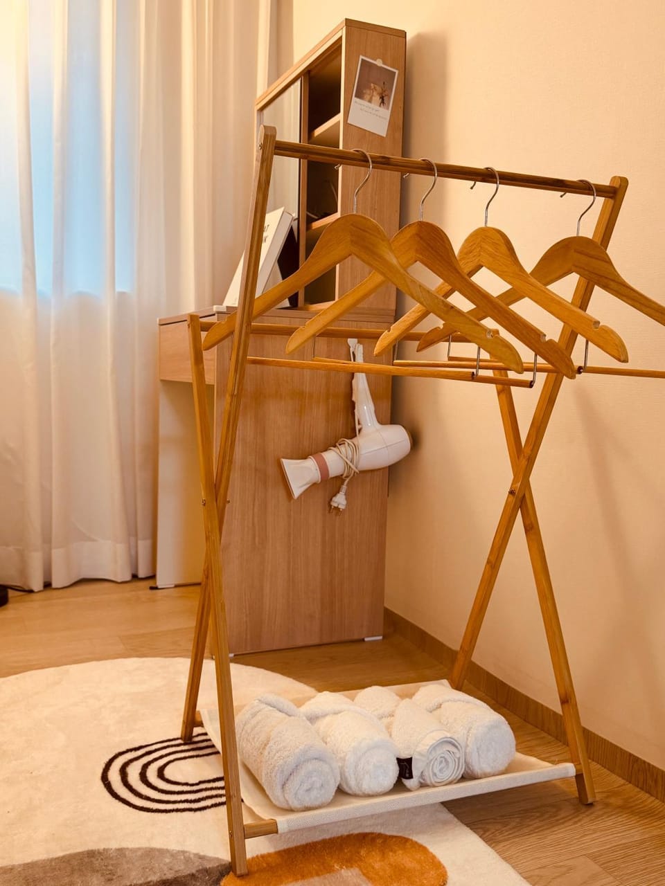 towels, wardrobe