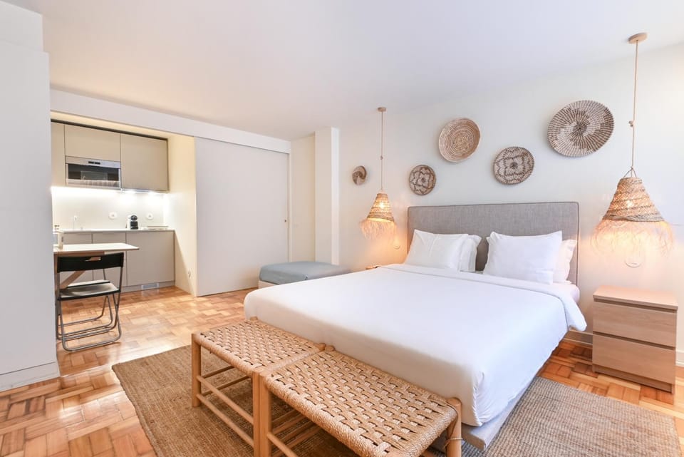 Bed, Kitchen or kitchenette, Bedroom