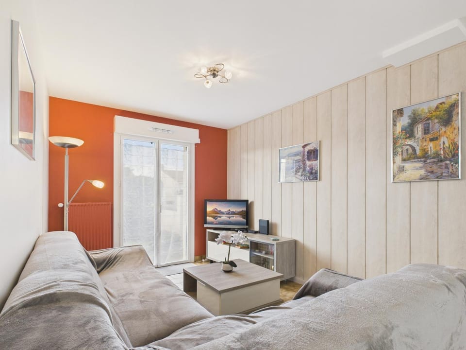 Communal lounge/ TV room, Living room
