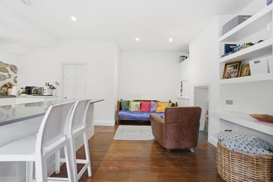 Family & Contractor Friendly Cosy Home SE13 Apartment in London Borough of Lewisham