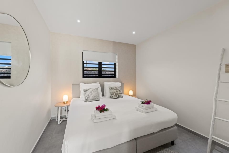 Appartement Luna, Mambo Beach met Zwembad & Palapa Apartment in Willemstad