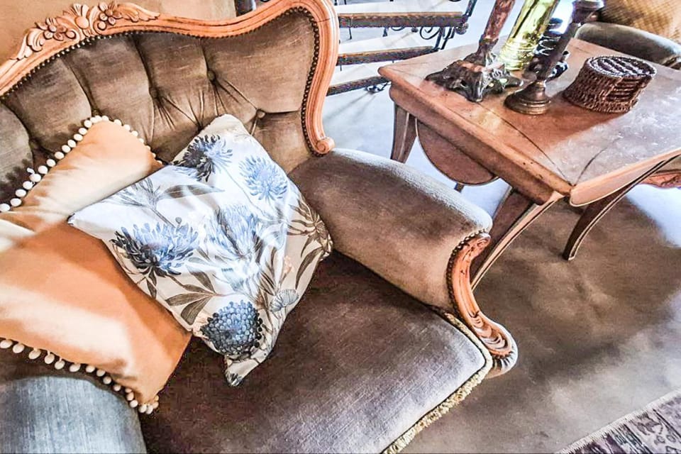 Communal lounge/ TV room, Living room, Seating area