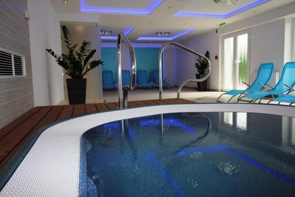 Hot Tub, Hot Tub, Spa and wellness centre/facilities