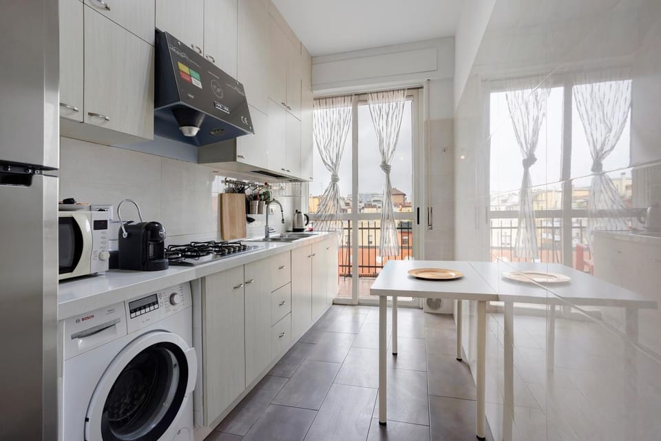 Kitchen or kitchenette, Living room