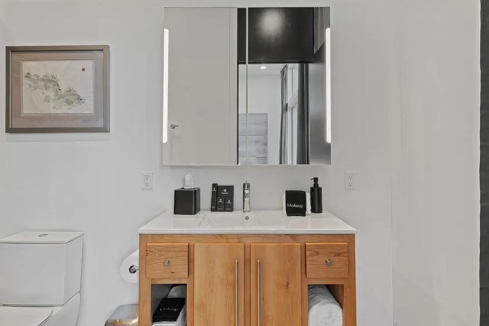 Port Orford Lake - Balcony, Lake & Ocean Views House in Port Orford