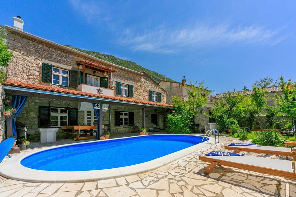 Lichtdurchflutete Finca mit Alpaka-Ranch in der Nähe, Privatpool, Grillbereich, Waschmaschine House in Primorje-Gorski Kotar County