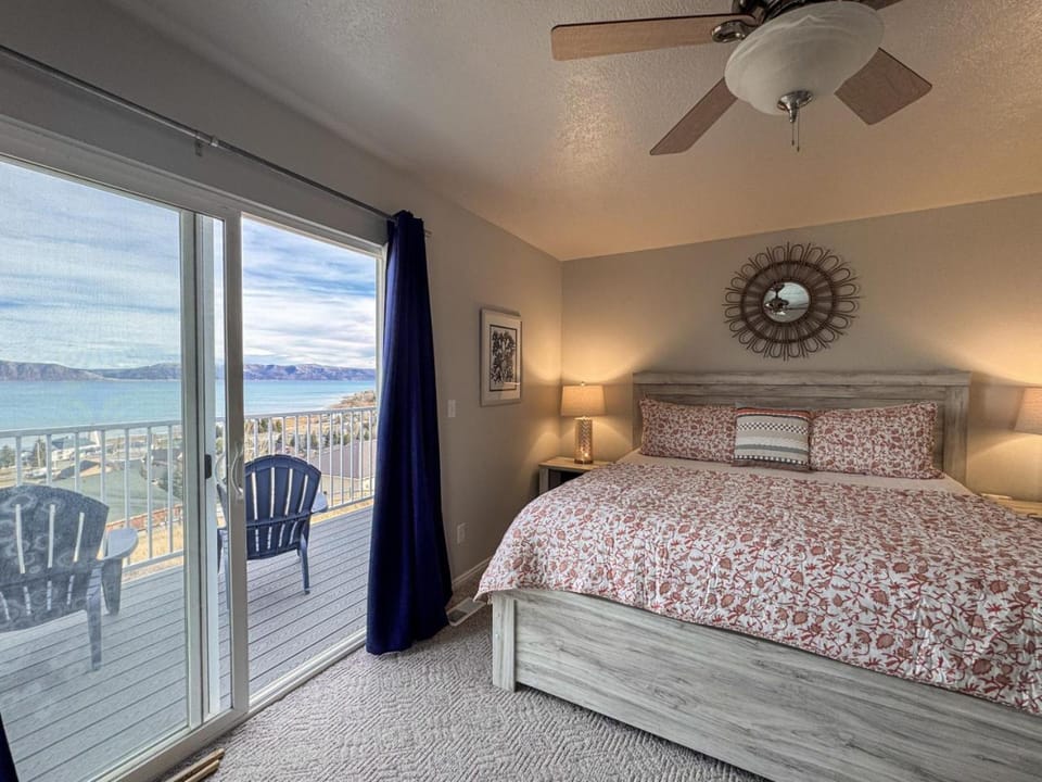 Lake View Condo 930 4 House in Garden City