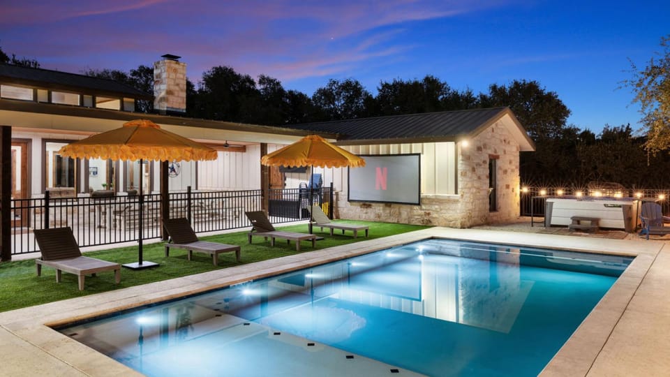 The BIG TEX, Amenity Packed, 2 mi to Frio River House in Concan