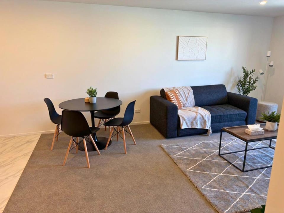 Minimalist City Stay at Manchester Street Apartment in Christchurch