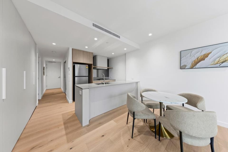 Tide and Tranquillity 2 Bedroom Retreat Apartment in Mermaid Beach