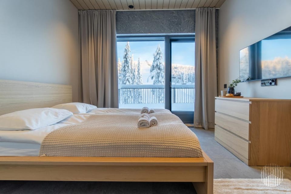 Bed, TV and multimedia, Balcony/Terrace, Photo of the whole room, Bedroom