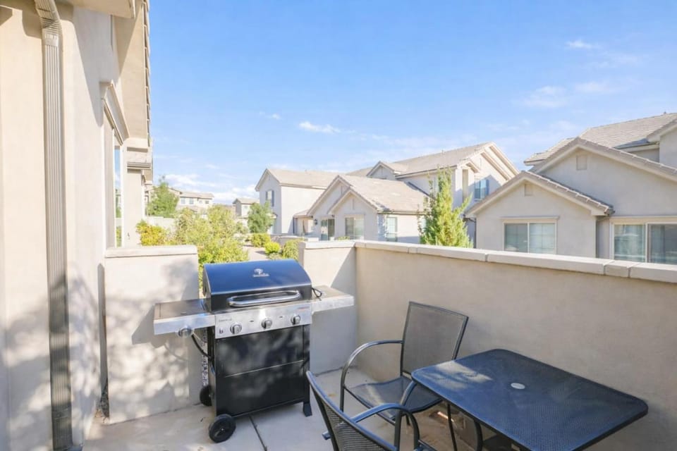 Patio, Day, Balcony/Terrace
