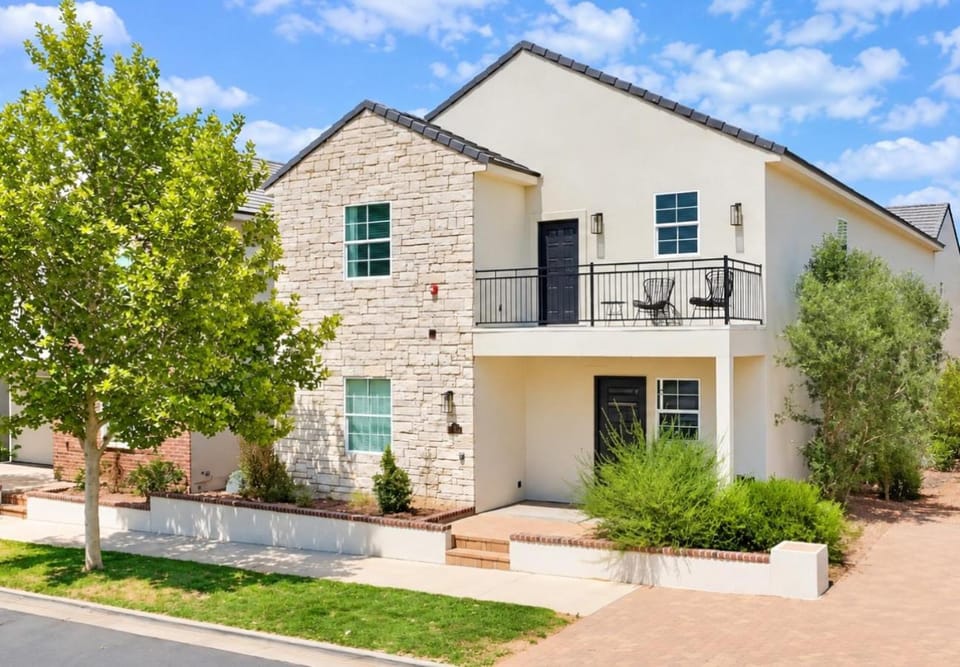 Property building, Balcony/Terrace