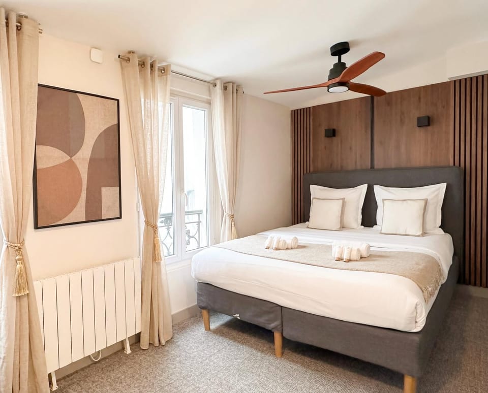 Bed, heating, towels, wardrobe