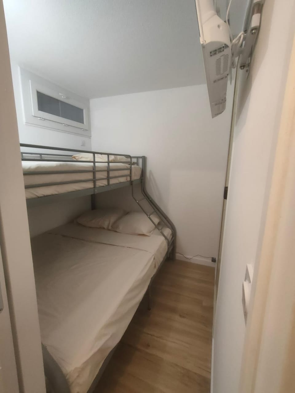 Appartement à Hyères Plage à pied & Terrasse Apartment in Hyères