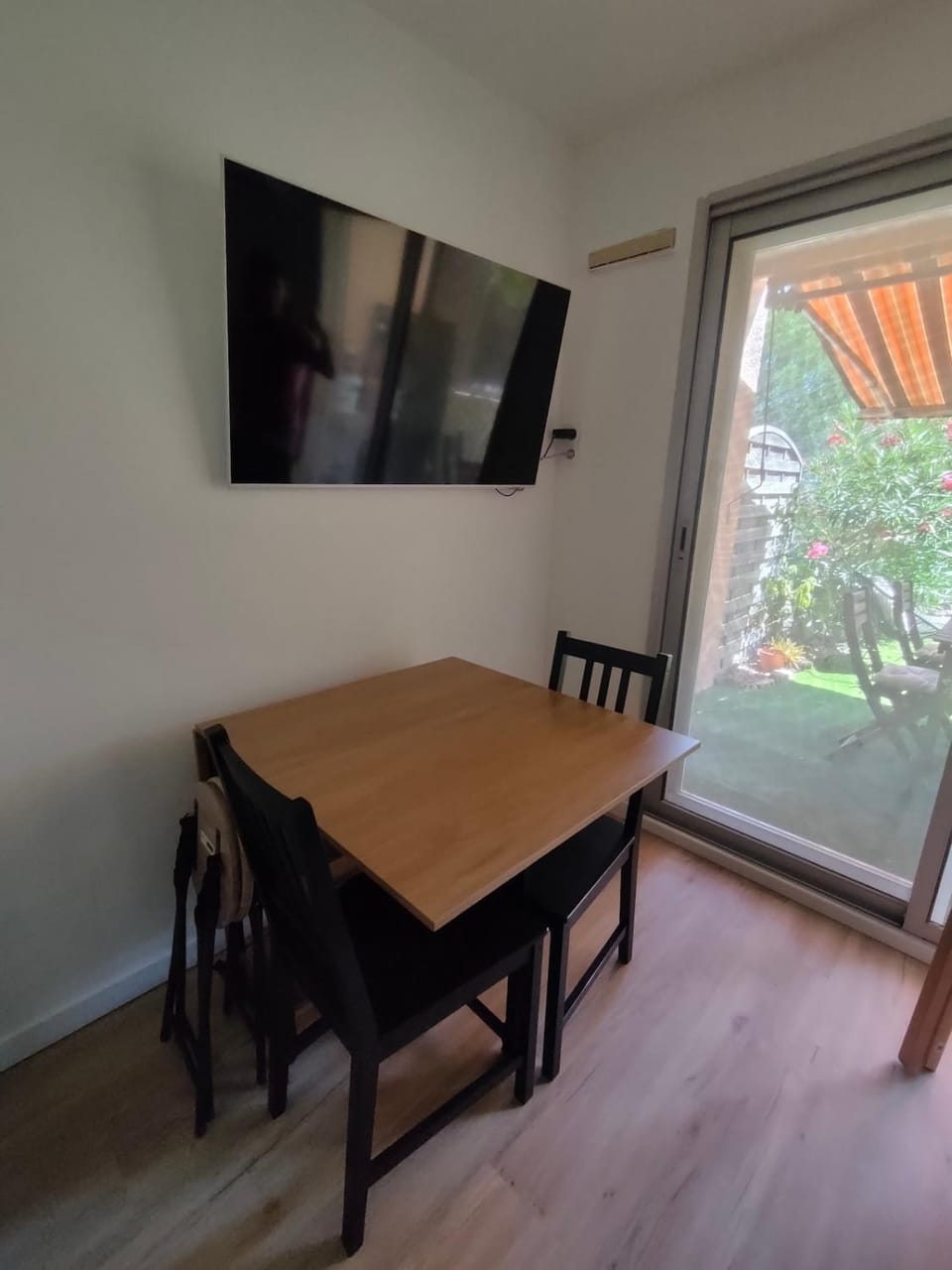 Appartement à Hyères Plage à pied & Terrasse Apartment in Hyères